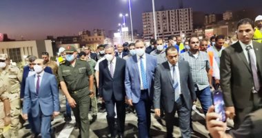 محافظ سوهاج يفتتح التشغيل التجريبى لكوبرى الثقافة بتكلفة 300 مليون جنيه