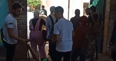 توافد طلاب الثانوية العامة بأسيوط على لجان الامتحانات.. لايف