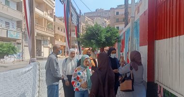 إسعاف طالبة داخل لجنة امتحانات الثانوية العامة بأسوان