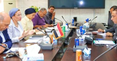وزيرة البيئة ومحافظ الفيوم يناقشان فرص الاستثمار بإدارة المخلفات والمحميات الطبيعية