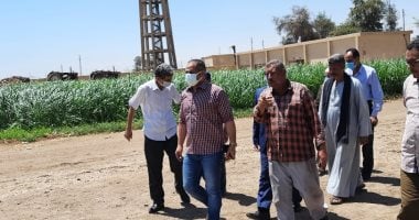 محافظ أسيوط يوجه بالمرور الدورى على مشروعات "حياة كريمة".. صور