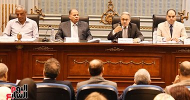 رئيس "محلية النواب": نعمل للصالح العام ونناقش الأدوات الرقابية بجدية.. صور