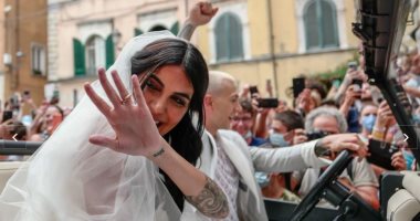 بيرنارديسكى نجم يوفنتوس يتزوج بعد يومين من التتويج بــ يورو 2020.. فيديو وصور