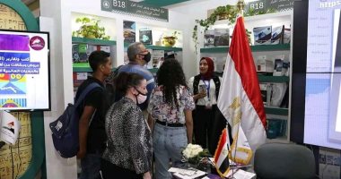 وزيرة الثقافة: إقبال من الجمهور على جناح مركز معلومات مجلس الوزراء بمعرض الكتاب