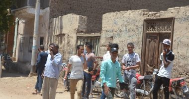 طلبة الأقصر يتوافدون على لجان امتحانات الثانوية لآداء الجبر والهندسة الفراغية
