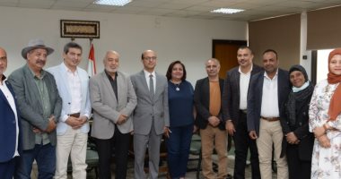 جامعة أسيوط تستقبل لجنة تحكيم مشروعات تخرج طلاب قسم النحت بفنون جميلة