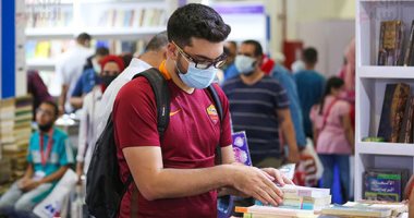 إقبال كبير على معرض الكتاب فى آخر أيامه