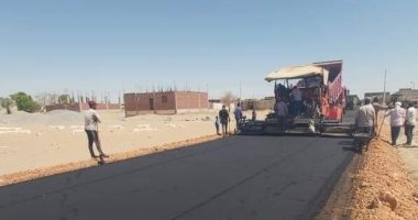 رصف عدد من الطرق بقرى الوادى الجديد بتكلفة 28.5 مليون جنيه ضمن حياة كريمة