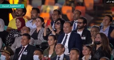 أحمد حلمى وهانى رمزى وسيد رجب يشاهدون مؤتمر حياة كريمة.. وإسعاد يونس توثق الحدث