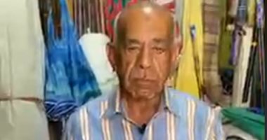 عمرك فكرت مين اللى صنع الشماسى فى أغنية عبد الحليم حافظ.. شاهد عم أحمد يروى الحكاية