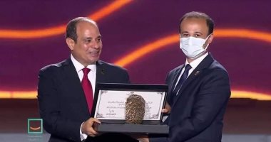 معاون محافظ كفر الشيخ حرص على دراسته وتميز بالدقة فنال تكريم الرئيس.. صور