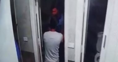 التضامن تنقل موظفا بجمعية للأيتام بعد ضربه معاقا داخل حمام فى المنوفية.. فيديو