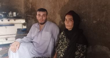 قصة أم محمد بطلة فيلم "حكايات حياة كريمة".. الرئيس أمر بنقل زوجها للمستشفى ومنحها ماكينة خياطة وإعادة بناء منزلها.. فتوح: خرجت للعمل بعد إصابة زوجى ولم أمد يدى لأحد.. وتؤكد: "وفرت القرش بالكفاح والتعب" (فيديو)