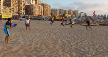 لأول مرة.. افتتاح ملعب راكت على شواطئ الإسكندرية.. لايف وصور