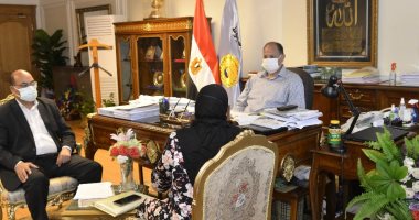 محافظ أسيوط يوجه بمتابعة المشروعات ورفع كفاءة منظومة النظافة والتجميل.. صور