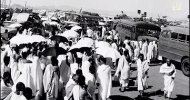 من الركايب إلى الهاف.. تطور وسائل مواصلات رحلة الحج على مر العصور "فيديو وصور"