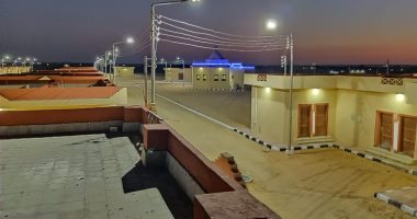 الأضواء تحول ليل حى الشياحة بوسط سيناء لنهار بعد تنفيذ مبادرة حياة كريمة.. صور