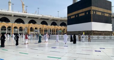 الحجاج يؤدون طواف القدوم فى المسجد الحرام وسط تدابير احترازية.. فيديو وصور