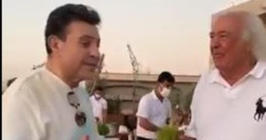 أحدث ظهور لنقيب الموسيقيين هانى شاكر فى أوروبا بعد أزمته الصحية