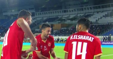 محمد شريف يحتفل بمولوده الجديد بعد هز شباك كايزر تشيفز.. صور