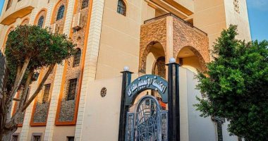 القس أندرية زكى يفتتح أقدم كنيسة أنجيلية في المنيا بعد تجديدها