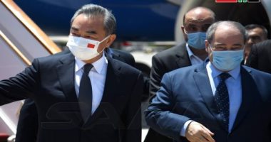 وزير خارجية الصين يصل سوريا فى زيارة يلتقى خلالها كبار المسؤولين بدمشق