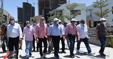 رئيس الوزراء من الطابق 44 بمدينة العلمين الجديدة: المنطقة واعدة بالعديد من الفرص الاستثمارية وجاذبة لمجالات العمل والسياحة والحياة.. ويوجه بضغط معدلات تنفيذ المشروع وسرعة تخطيط وتشجير الشوارع بالمنطقة المحيطة