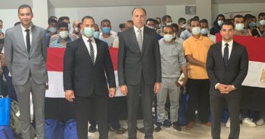 سفارة مصر بطرابلس تنجح فى إعادة 140 مصرياً عالقاً بينهم 17 طفلاً.. السفير محمد ثروت سليم يؤكد إنهاء الأوراق الثبوتية للمواطنين.. الخارجية تشدد على ضرورة توخى الحذر من شبكات الهجرة غير الشرعية.. صور وفيديو