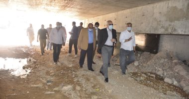 محافظ الجيزة يوجه بتركيب وصلات صرف منزلية بالتقسيط فى شوارع العمرانية