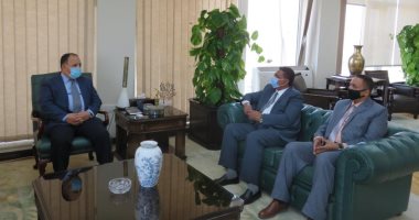 وزير المالية يؤكد استعداد مصر لتوفير احتياجات الجمارك السودانية فى التدريب والحد من حالات التهريب.. ورئيس مصلحة الجمارك: تزويد الموانئ المصرية بـ87 جهاز "إكس راي" للحفاظ على الأمن القومي وتسريع وتيرة التفتيش 