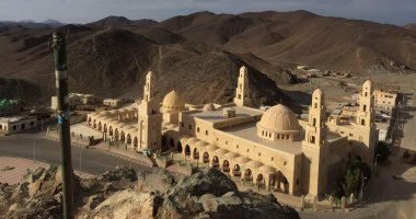وادى حميثرة بمرسى علم بدون محبين ومريدين للعام الثانى على التوالى..خلو ساحة مسجد قطب الصوفية ابو الحسن الشاذلى من طقوس المولد وحلقات الذكر بسبب كورونا..ومصدر بالأوقاف:عدم فتح الضريح تنفيذًا للإجراءات الاحترازية