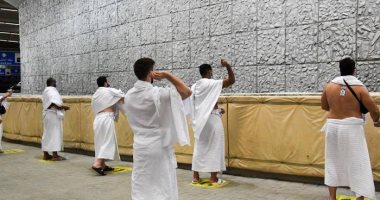 الحجاج يستكملون أيام التشريق فى«منى» بعد انتهاء رمى الجمرات.. الملك سلمان: اتخذنا إجراءات وقائية لضمان سلامة ضيوف الرحمن.. أمن الحج: تخصيص 25000 حافلة لنقل الحجيج.. 825 كادراً نسائياً لخدمة قاصدات المسجد الحرام