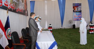 "السجون" تفرج عن 2075 نزيلا بمناسبة عيد الأضحى المبارك.. المفرج عنهم يسجدون على الأرض فرحا بخروجهم.. ويشكرون الرئيس السيسي لقضاء العيد مع ذويهم.. ويشيدون بجهود الداخلية في تسريع الإجراءات.. صور
