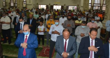 التكبيرات تعلو في مساجد بورسعيد.. وآلاف المصلين يؤدون صلاة عيد الأضحى.. لايف