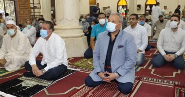 محافظ المنوفية يؤدى شعائر صلاة عيد الأضحى بمسجد الرى بشبين الكوم.. صور