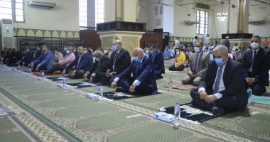 محافظ الجيزة يؤدى صلاة عيد الأضحى المبارك بمسجد المغفرة بحى العجوزة