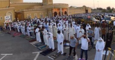 المسلمون فى الدول العربية يؤدون صلاة العيد مع الالتزام بالإجراءات