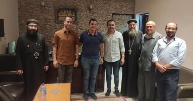 وكيل مطرانية إسنا يزور مركز الشرطة للتهنئة بعيد الأضحى المبارك
