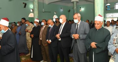 محافظ قنا يؤدى صلاة عيد الأضحى المبارك بقرية أبو حزام للمرة الأولى.. صور