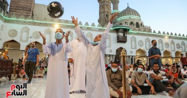 بلالين وسيلفي وبهجة حضور الأطفال.. فرحة صلاة العيد من الجامع الأزهر