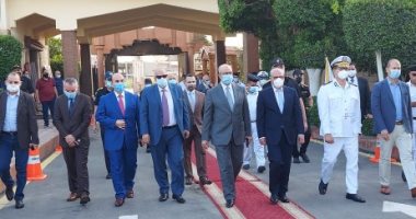 استعدادات حدائق القاهرة لاستقبال المواطنين فى أول أيام العيد.. فيديو
