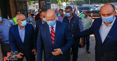 محافظ القاهرة يتفقد حديقة الفسطاط ويقطع تذكرة دخول