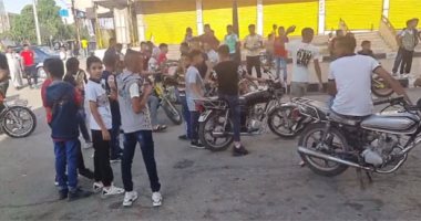 الأطفال يحتفلون بالعيد فى سوهاج بالموتسيكلات واللفة بــ3 جنيهات.. لايف