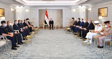  الرئيس السيسى يعقد اجتماعًا بمقر رئاسة الجمهورية بـ"العلمين الجديدة" لاستعراض مخطط تنمية القطاع الشمالي الغربي.. ويوجه بتكامل المحاور مع الشبكة القومية الحديثة للطرق.. وتحديد جهة ولاية الأراضي جنوب المنتزه