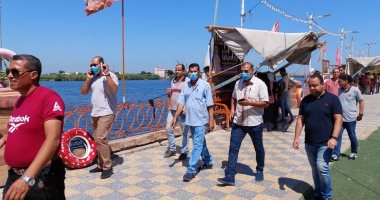إقبال كبير على حدائق دسوق بكفر الشيخ والاستمتاع بالرحلات النيلية.. صور