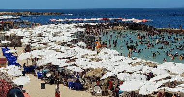 شواطئ الإسكندرية كاملة العدد فى ثانى أيام عيد الأضحى.. إقبال كبير هربا من ارتفاع حرارة الطقس.. أسعار الدخول تبدأ من 5 جنيهات.. وحملات لمنع الإكراميات.. وتوافد متزايد على قلعة قايتباى.. فيديو وصور
