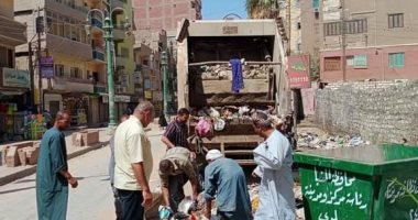 تحرير 40 إنذار بيئة لإلقاء مخلفات بشوارع ملوى بالمنيا