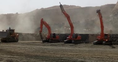 هدية الرئيس السيسى للشباب فى الوادى الجديد.. بدء تنفيذ أكبر مشروع للجذب السكانى.. إحلال 1350 وحدة سكنية بمدينة الفوسفات المهجورة.. حفر 50 بئرا بمنطقة أبو طرطور لاستصلاح آلاف الأفدنة وتوزيعها على الشباب..  صور