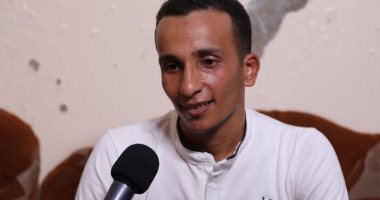 تنفيذا لتوجيهات الرئيس السيسى.. "مستقبل وطن" يسلم جندى العلمين عقد مكتبة متكاملة.. أيمن قنديل: نفسى أقابل سيادة الريس بعد نجاحى علشان أقوله إننى كنت عند حسن ظنك.. والدته: سيادة الريس بيحتوى الكل وراعى الشباب