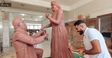 "رفيق" نحت تمثال رومانسى لأصحاب متلازمة داون عشان يطالب بحقهم في الحياة